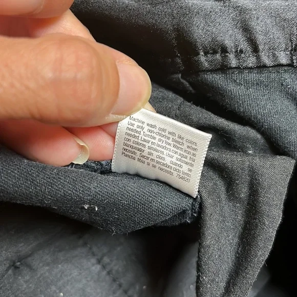 Two EUC velour, capris, one Ann Taylor/ one A.N.A - Picture 13 of 16